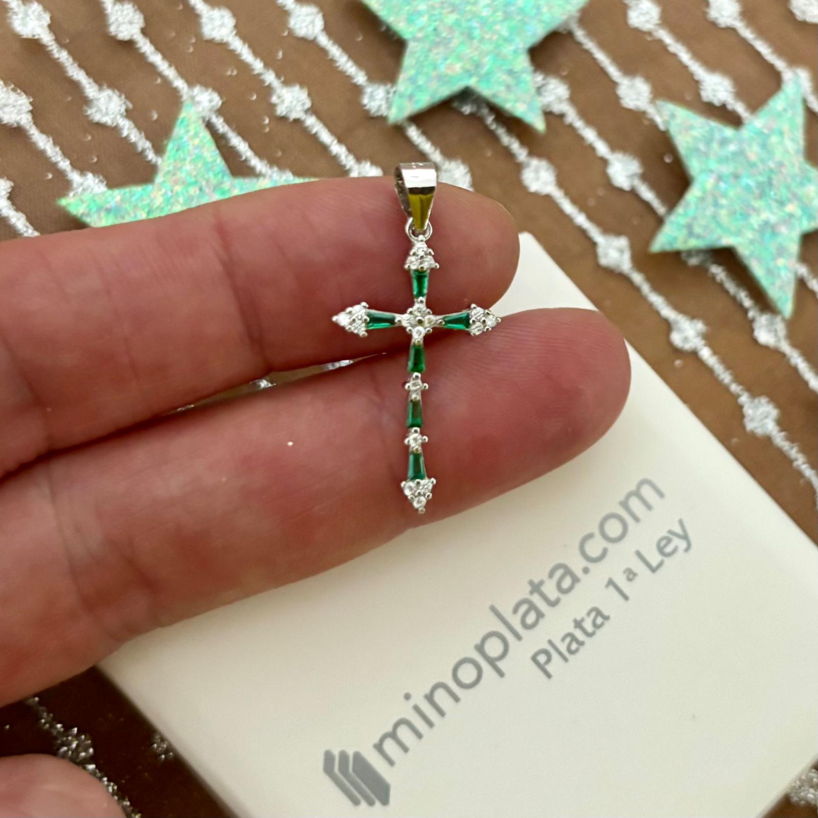 Crucifijo de Plata de ley rodiada con Circonitas verdes y blancas 25mmx14mm 2