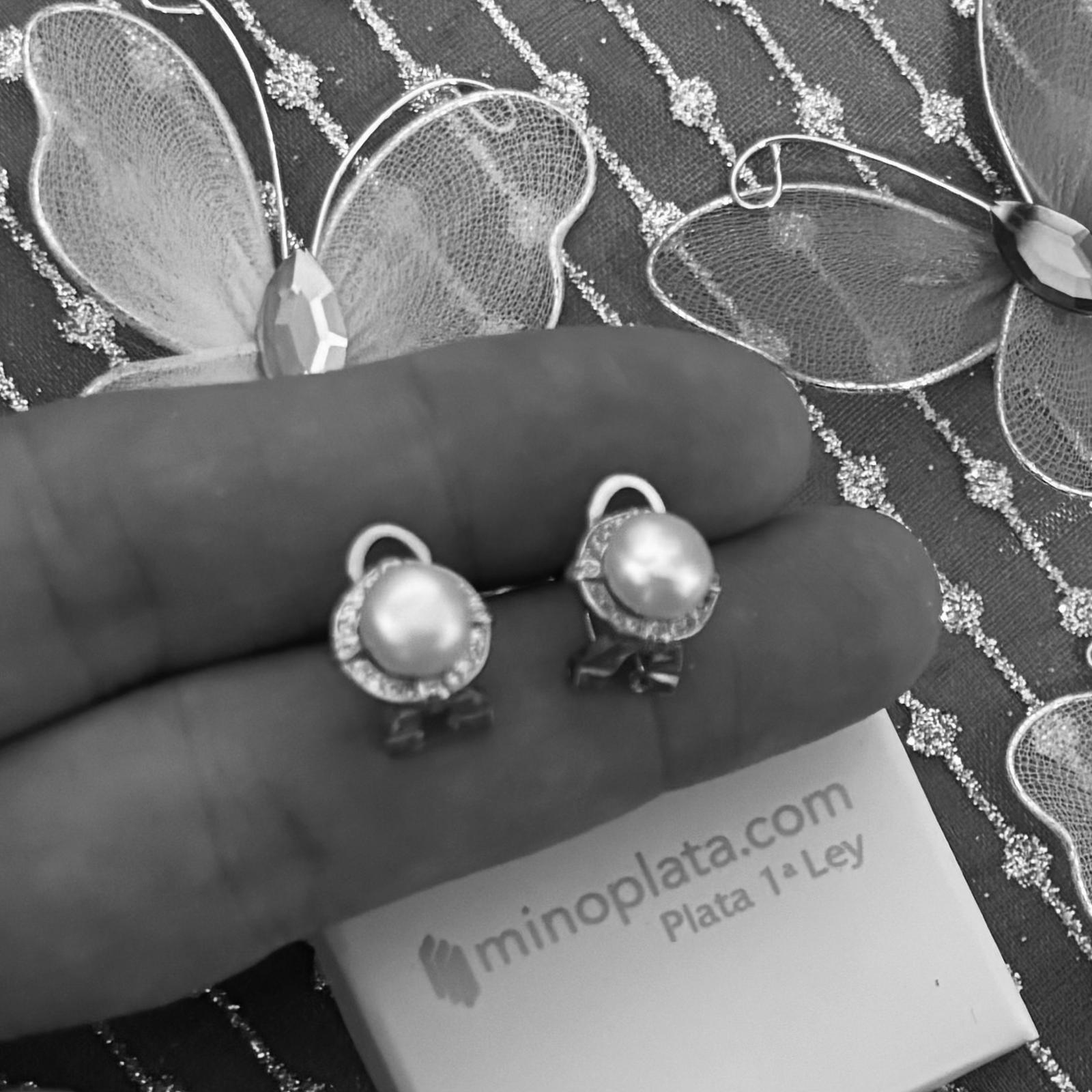 Pendientes de novia en Plata rodiada con Perlas cultivadas y Circonitas cierre omega 4