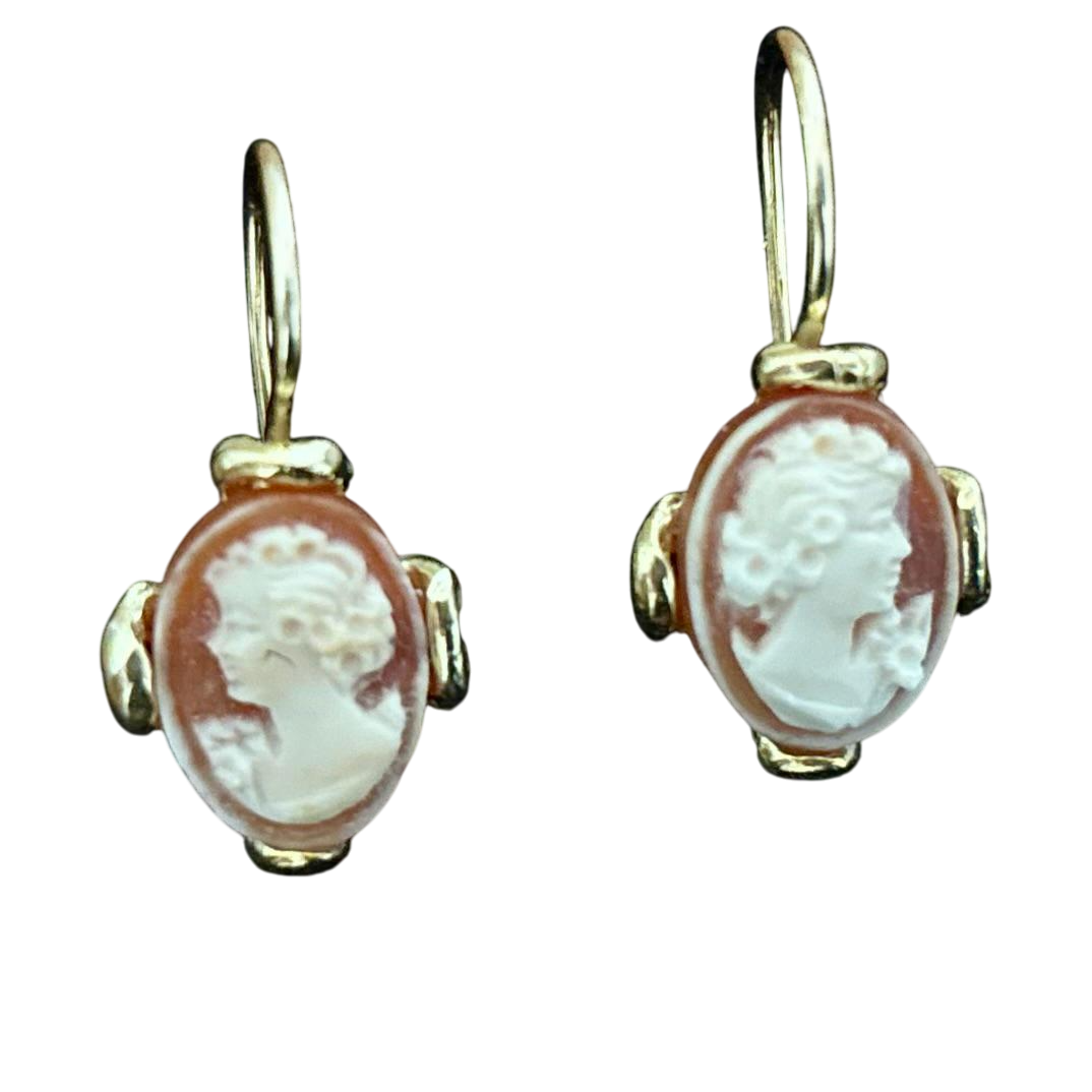 Pendientes largos camafeo concha y Plata de ley 925 baño de oro