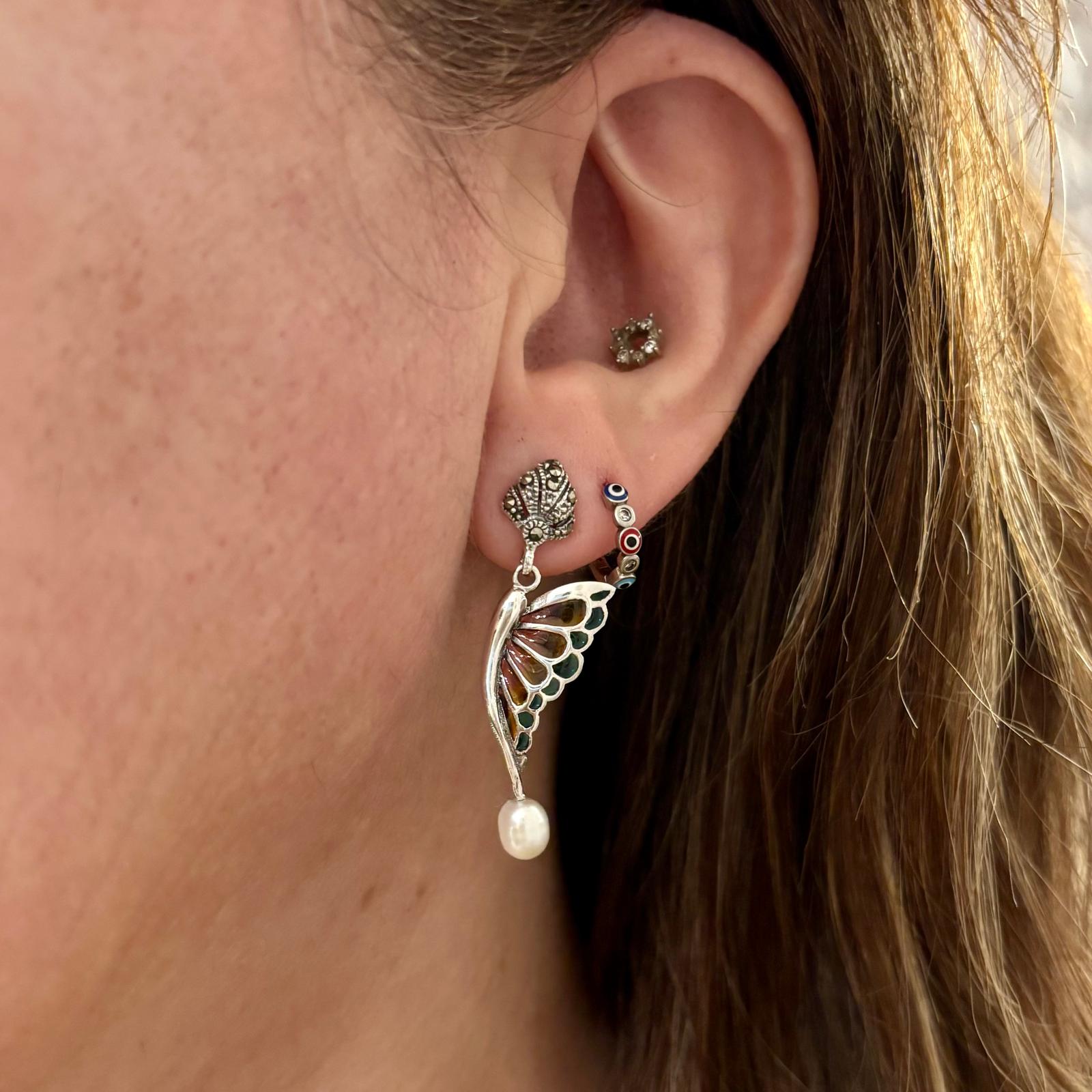 Pendientes asimétricos alas de mariposa de Plata vieja con Perlas y Marcasitas 3