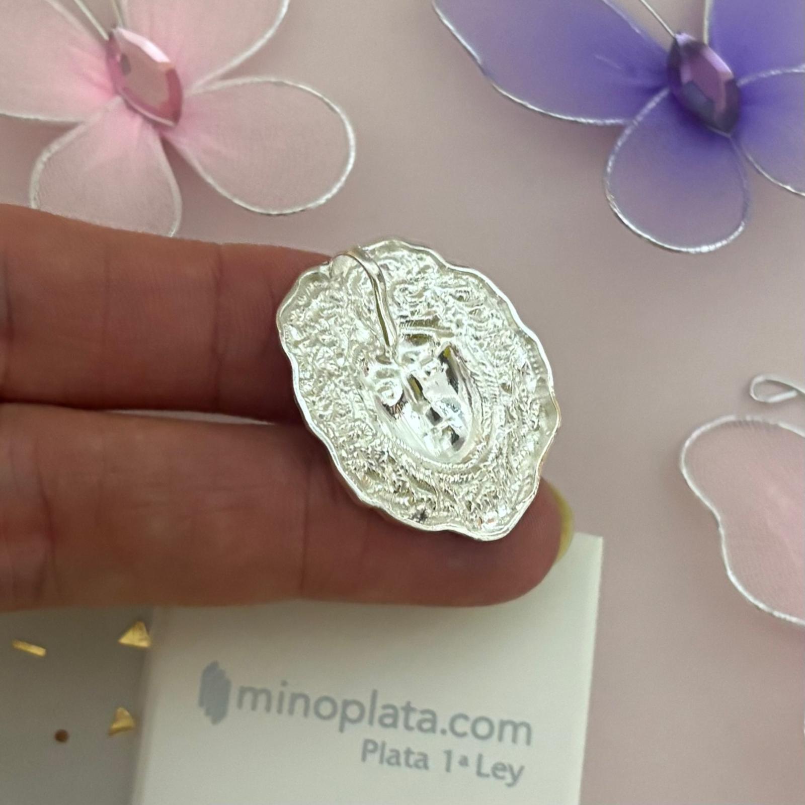 Colgante rostro de la Virgen del Rocío de Plata de ley envejecida 3cm x 2,3cm 5