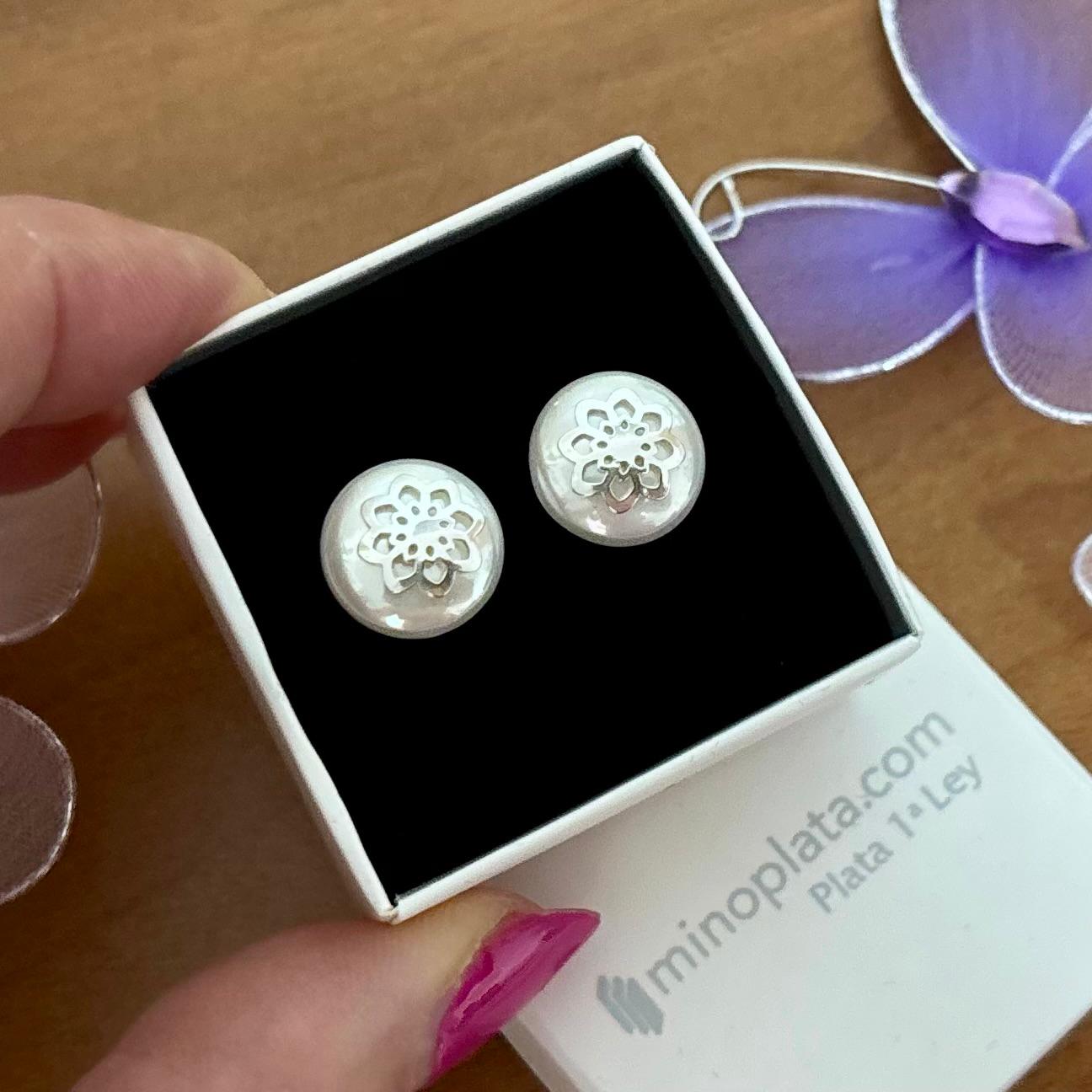 Pendientes Perla Plana 12mm flor de Plata de ley 925 2