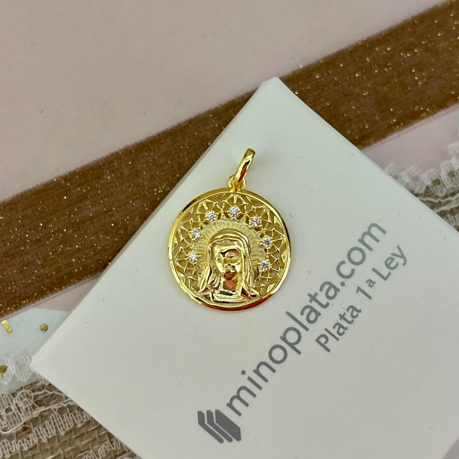 Medalla Virgen María calada de Plata de ley chapada en Oro con Circonitas 18mm 3