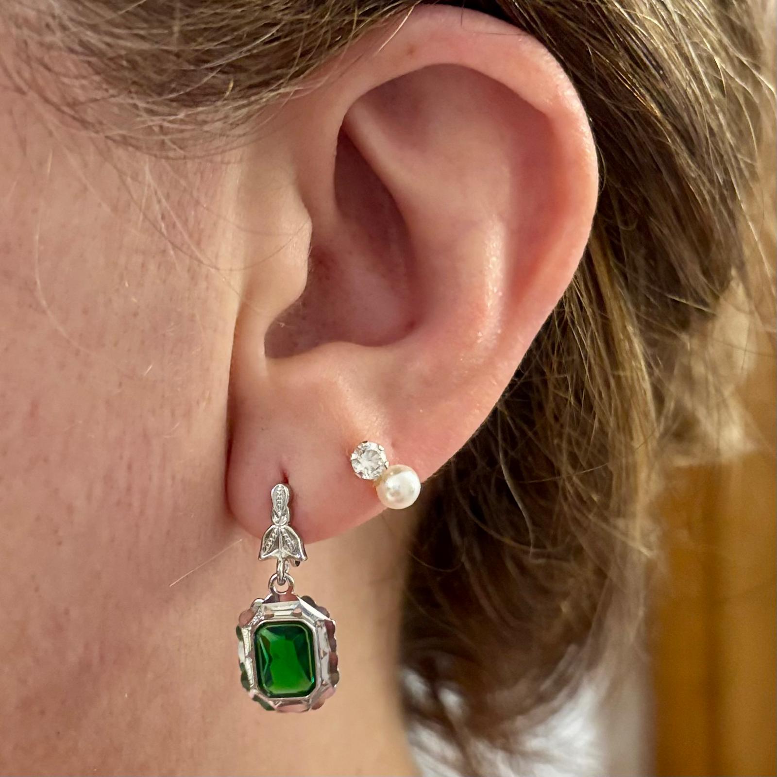Pendientes de Plata rodiada con Circontias verdes colgante y cierre catalán 3