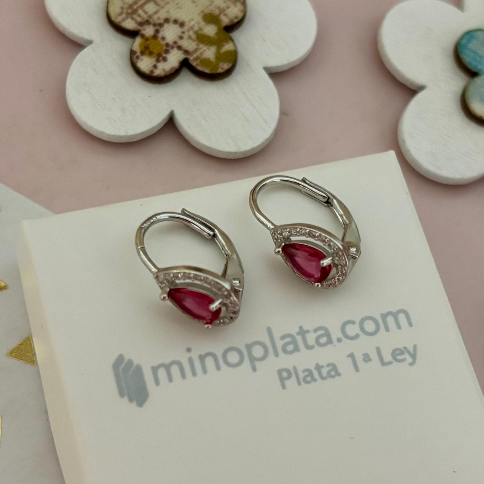 Pendientes de Plata de ley rodiada con Circonitas rubí y cierre ballesta 2