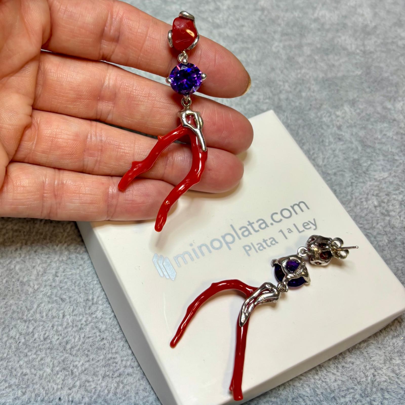 Pendientes largos de Coral rojo y Circonita lila en Plata de ley rodiada 4