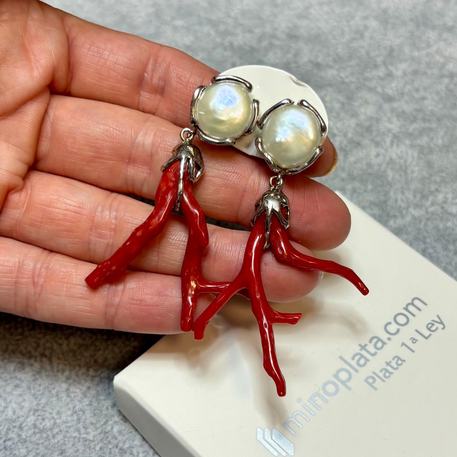 Pendientes de piedra natural Coral rojo con Perlas cultivada en Plata de ley rodiada cierre omega 4