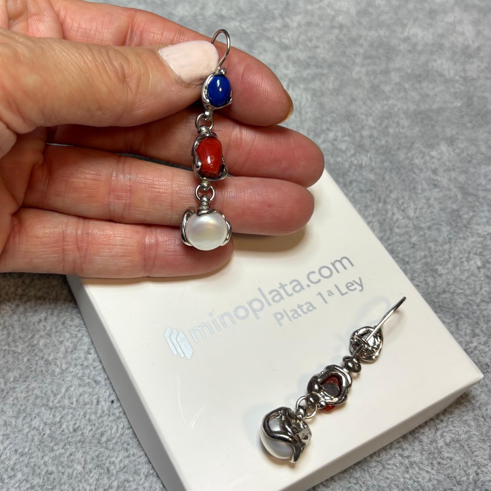 Pendientes largos de Plata de ley rodiada con piedras Lapislázuli, Coral y Perla cultivada_1