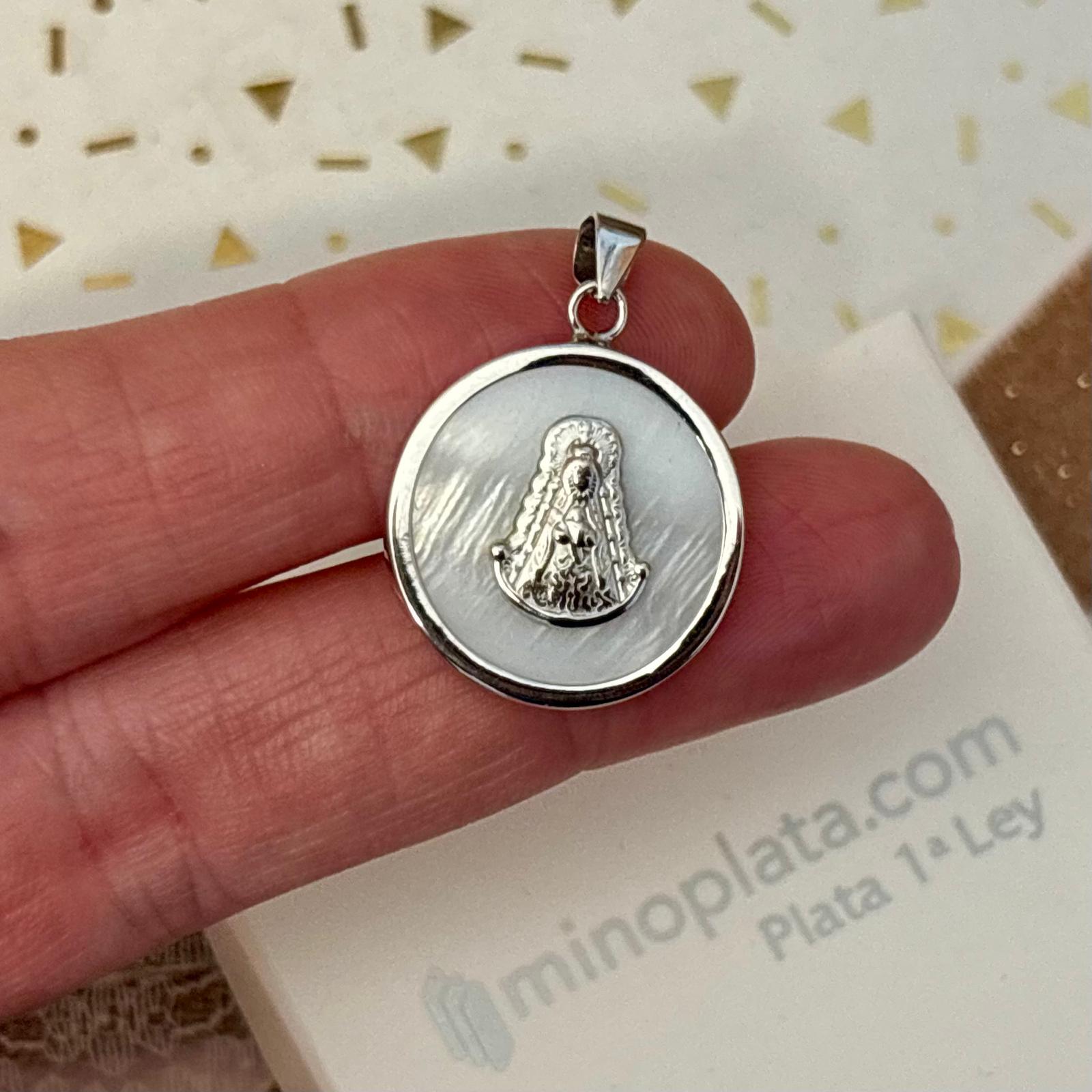 Medalla Virgen del Rocío de Plata de ley y Nácar 20mm 5