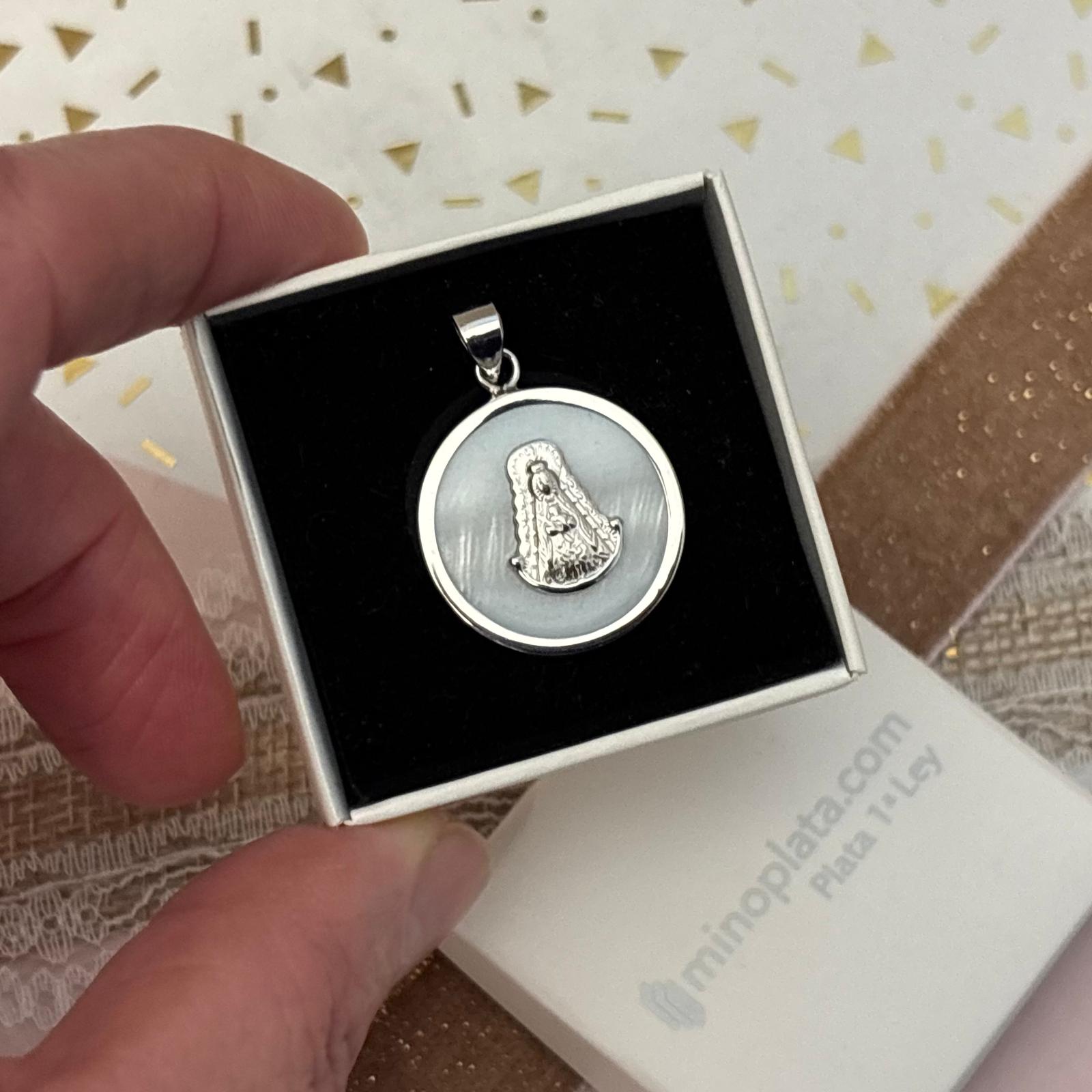 Medalla Virgen del Rocío de Plata de ley y Nácar 20mm_1
