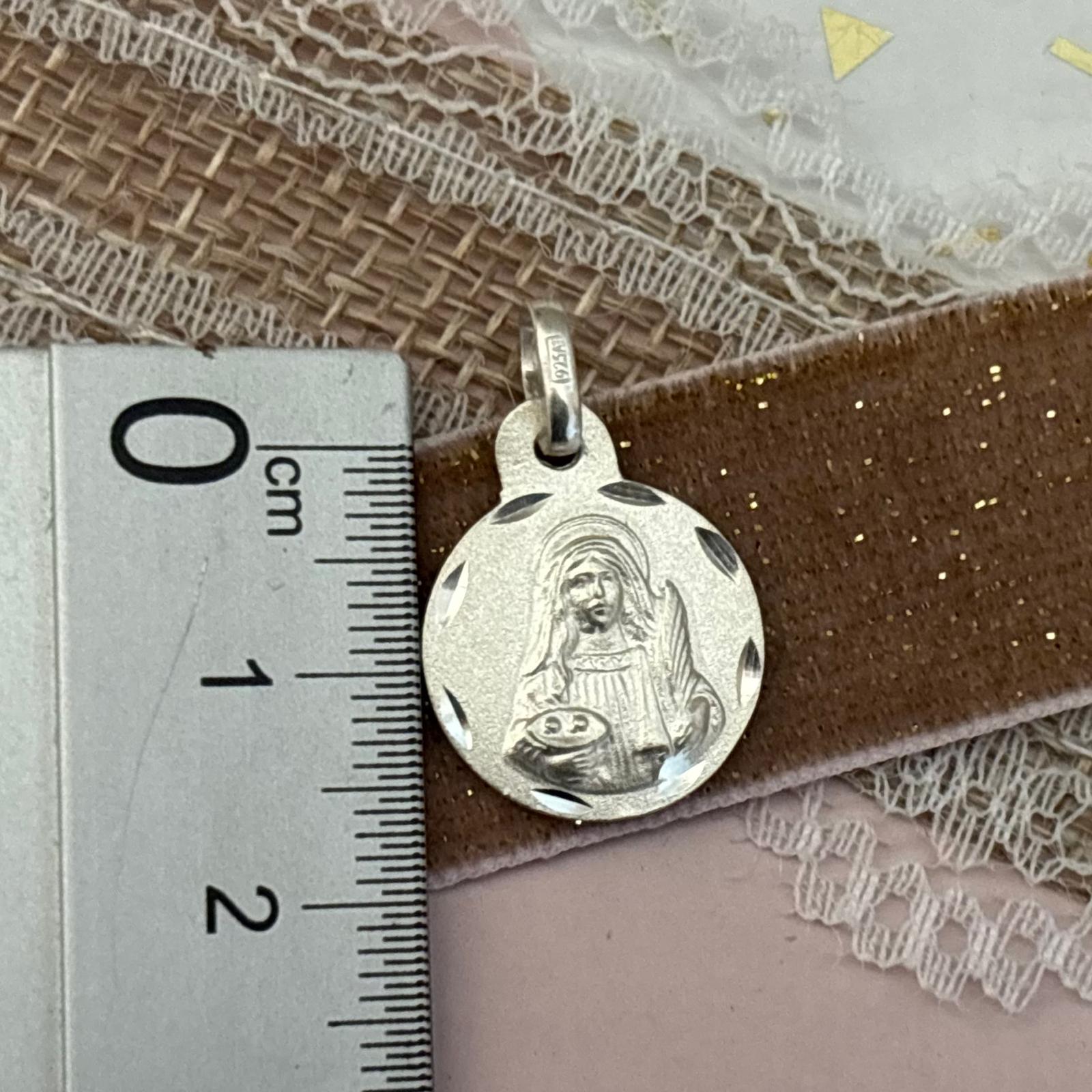 Medalla Santa Lucía de Plata de ley 15mm borde tallado 4