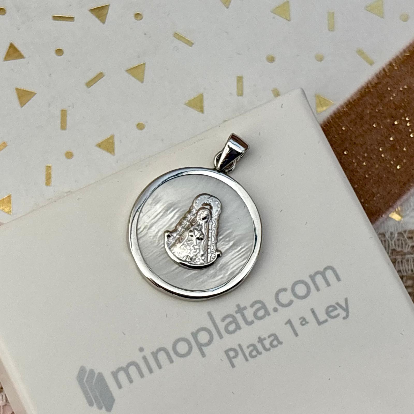 Medalla Virgen del Rocío de Plata de ley y Nácar 20mm 3