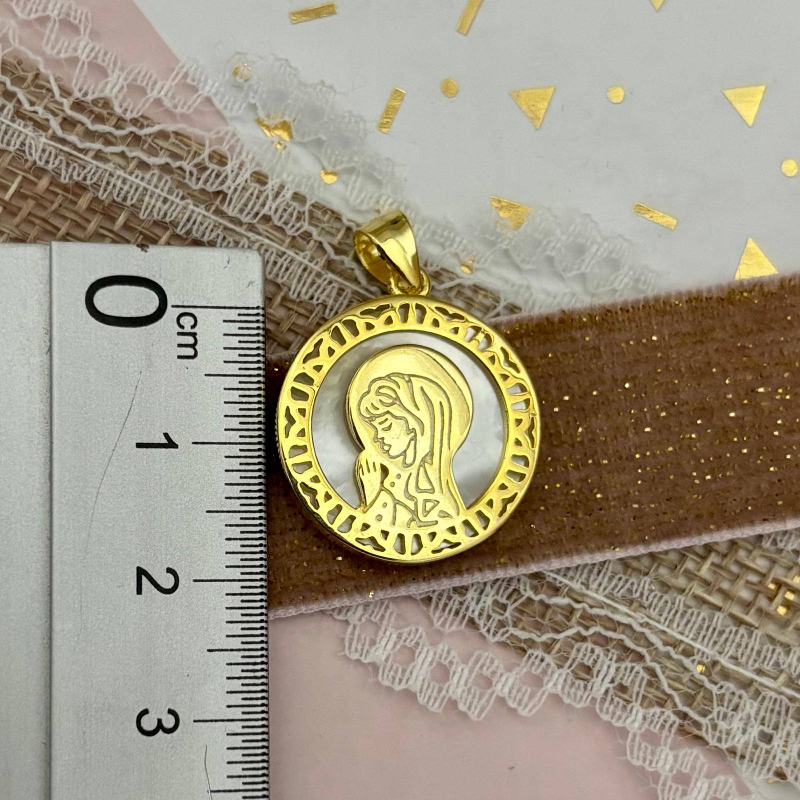 Medalla Virgen Niña de Plata de ley baño de Oro y Nácar 19mm_1
