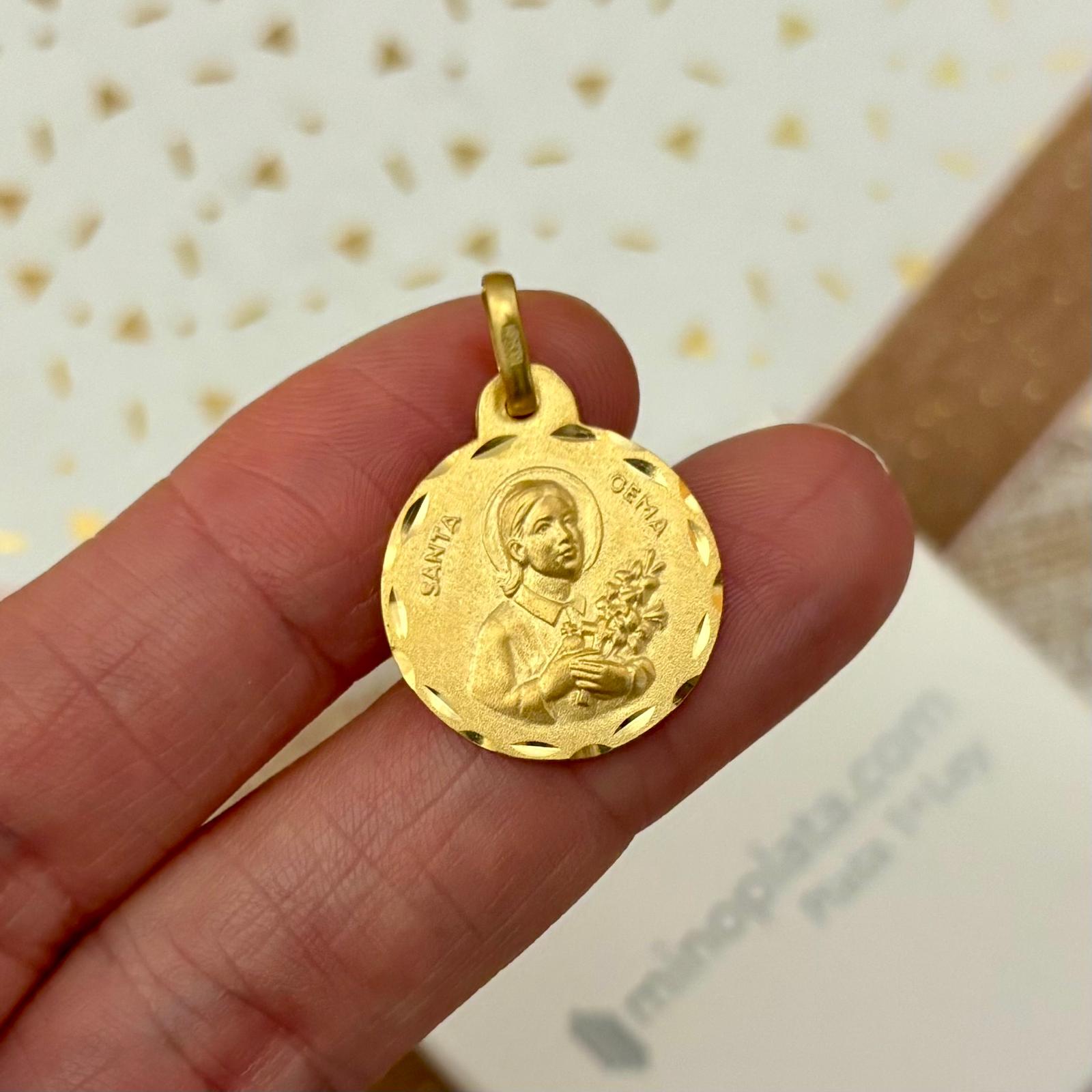 Medalla Santa Gema 19mm de Plata de ley chapada en Oro 4