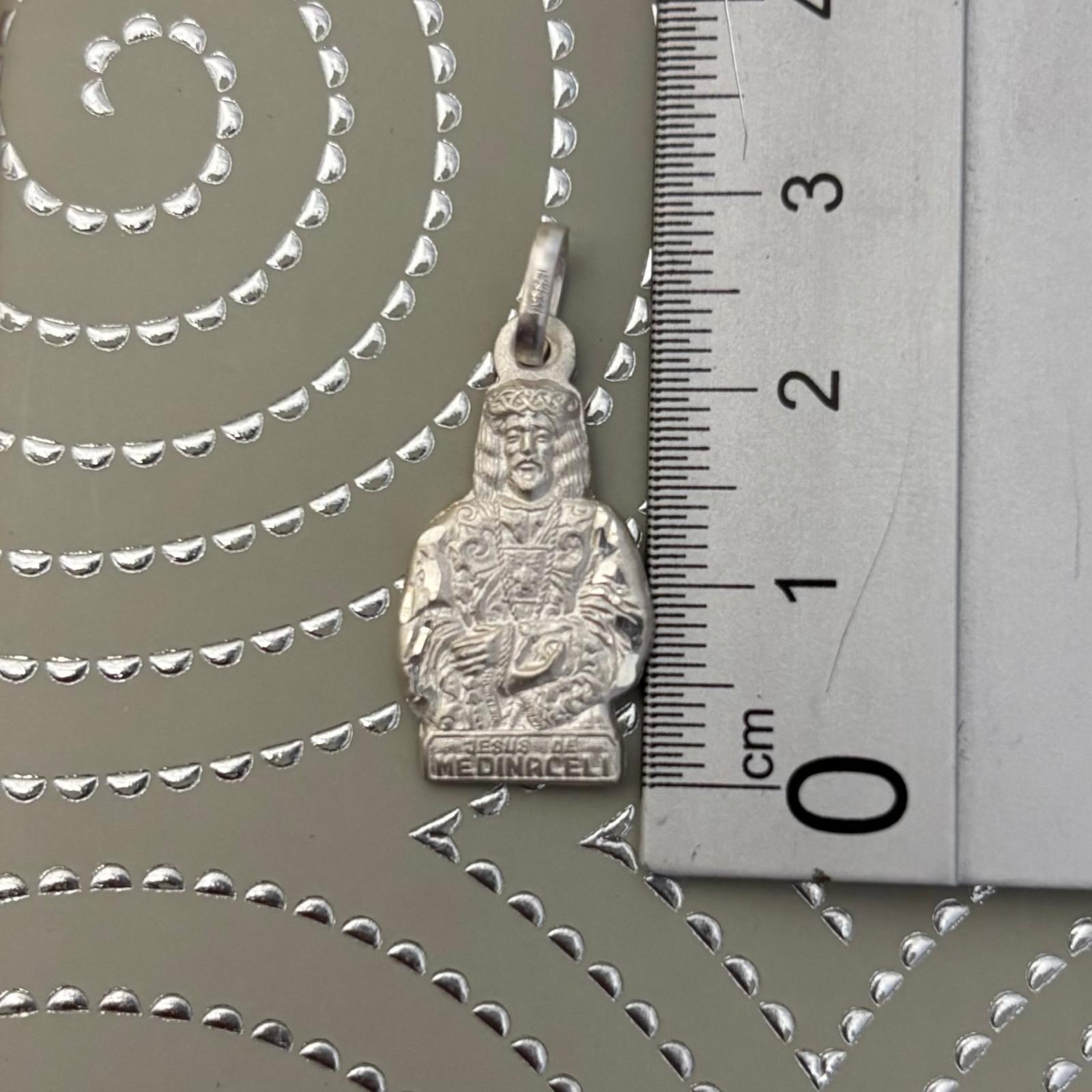 Medalla silueta Cristo de Medinaceli de Plata de ley 925 13x24mm 4