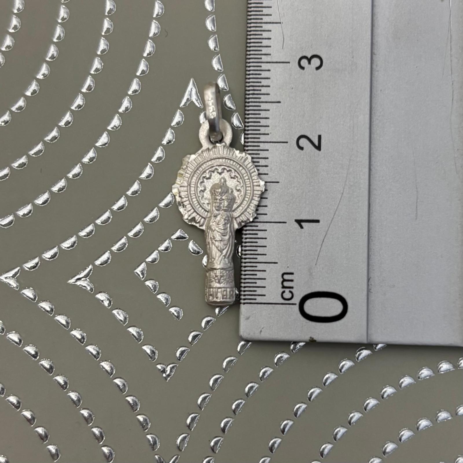 Medalla silueta de la Virgen del Pilar de Plata de ley 925 12x23mm 3