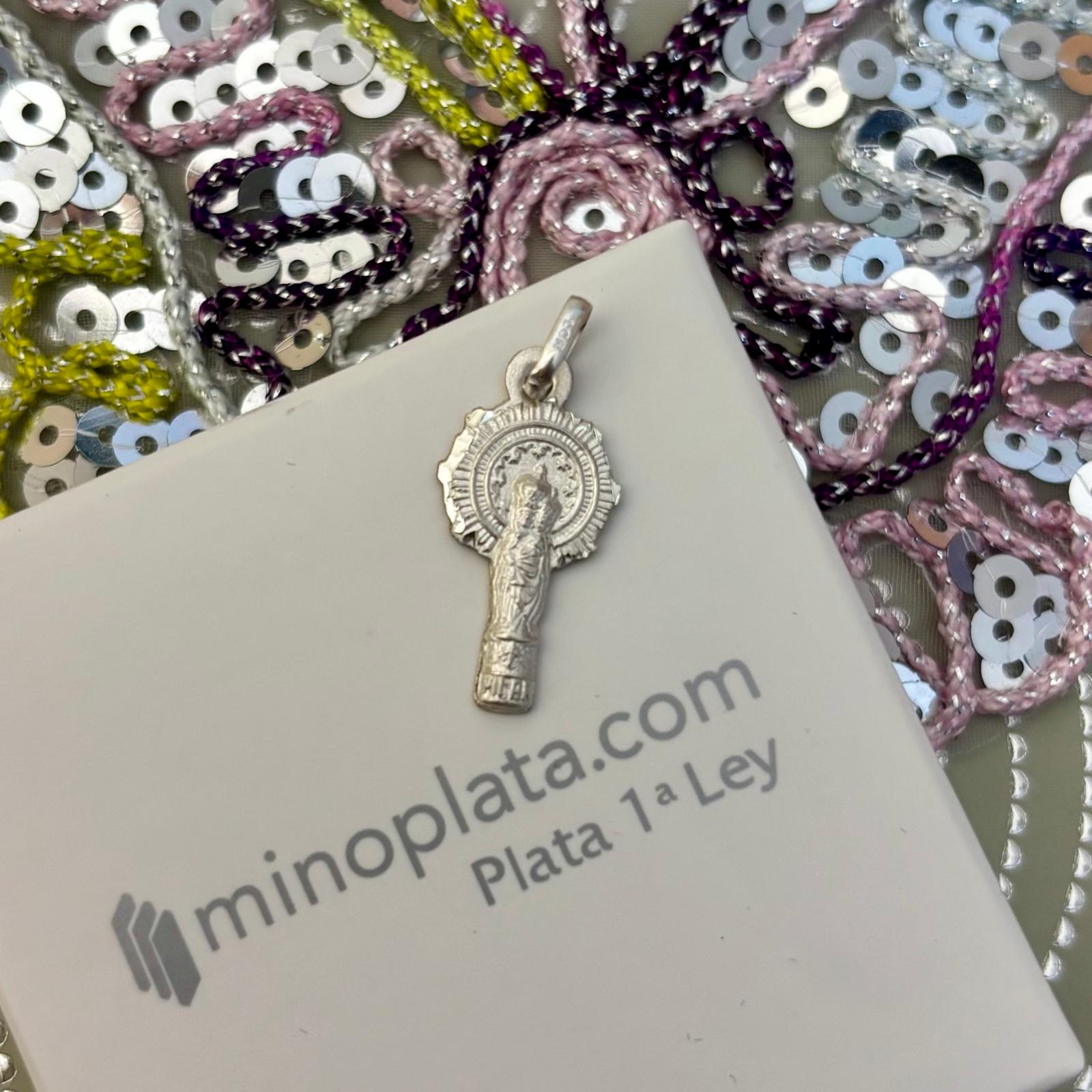 Medalla silueta de la Virgen del Pilar de Plata de ley 925 12x23mm 4