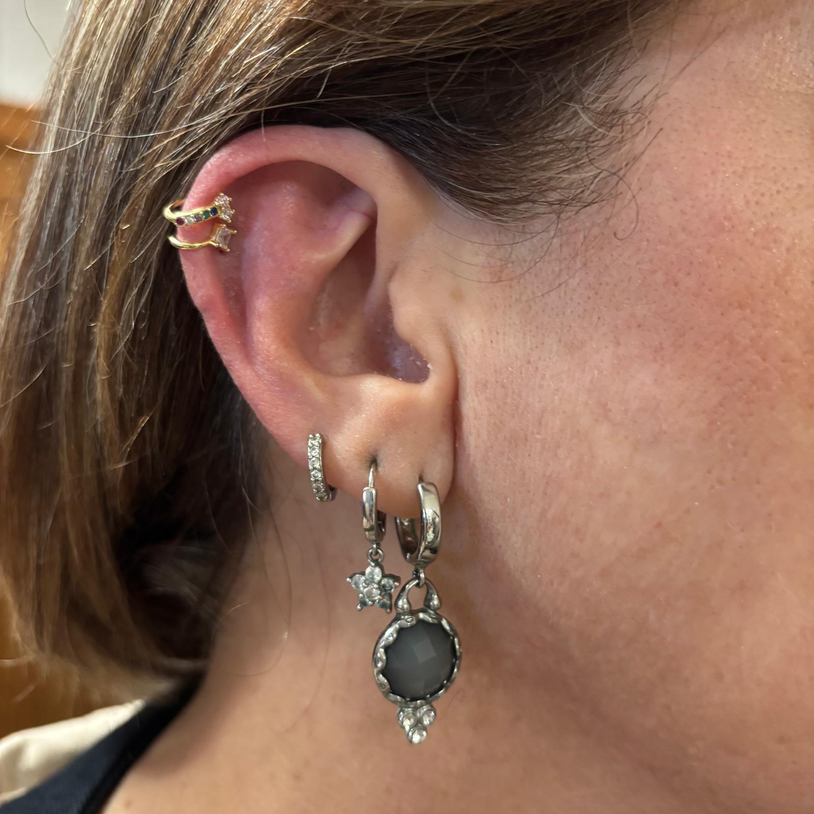 Pendiente suelto ajustable en Plata dorada y Circonitas 5