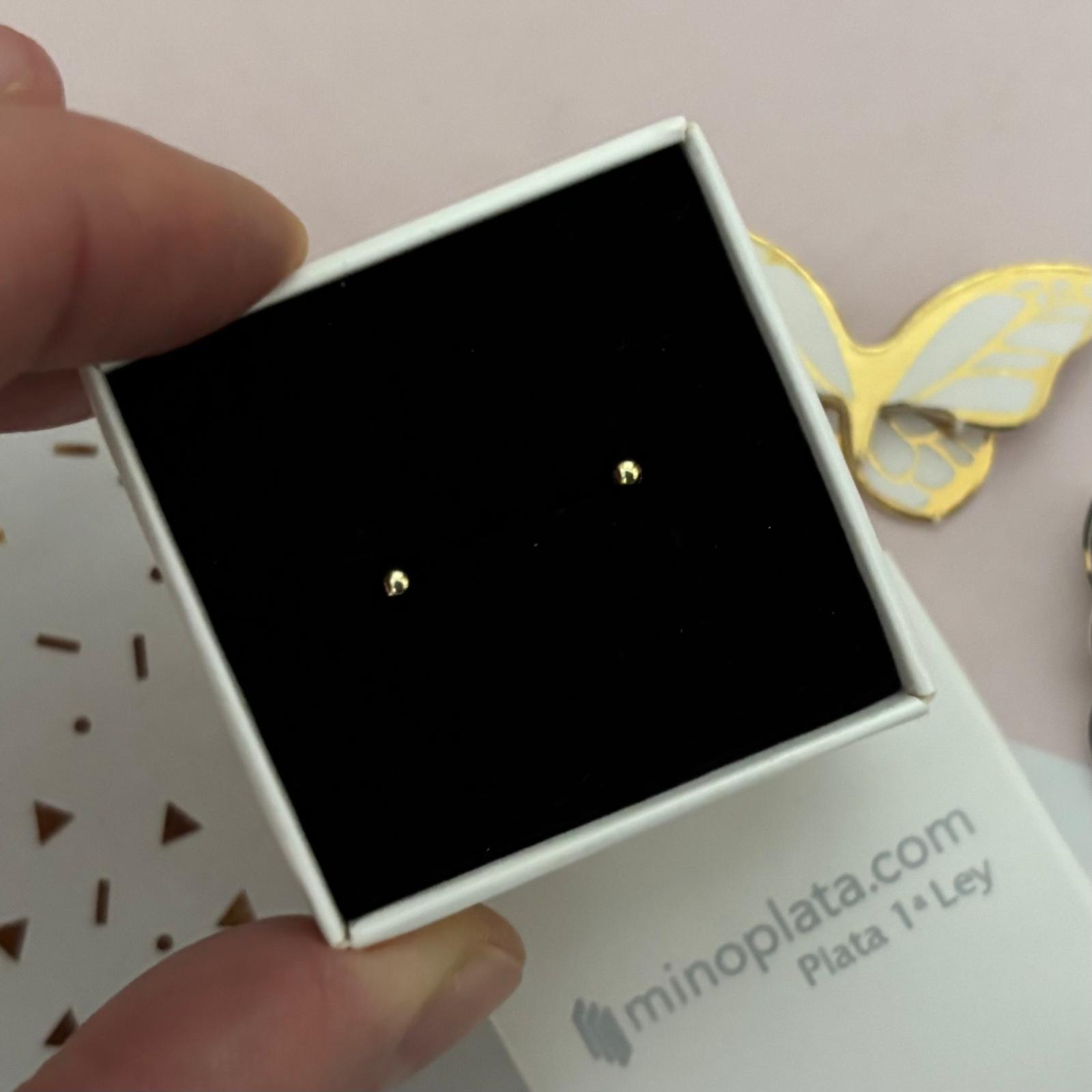 Pendientes bola lisa 2mm de Plata de ley 925 chapada en Oro 3