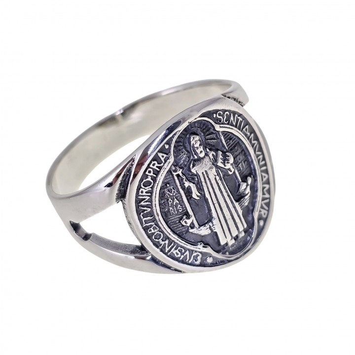 Sortija de San Benito de Plata de ley 925 envejecida
