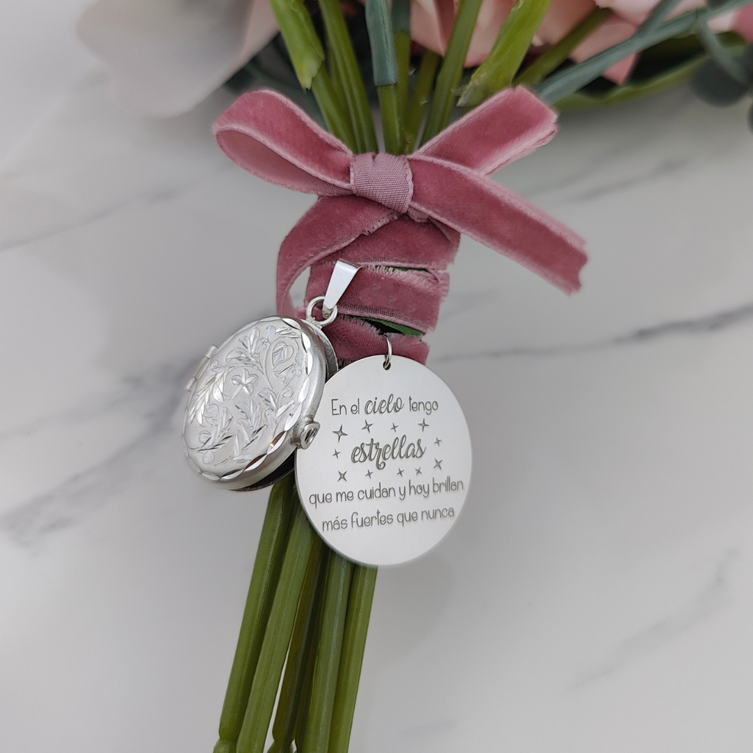 Guardapelos ovalado de Plata de ley tallada 23 x 31 Mm. 3