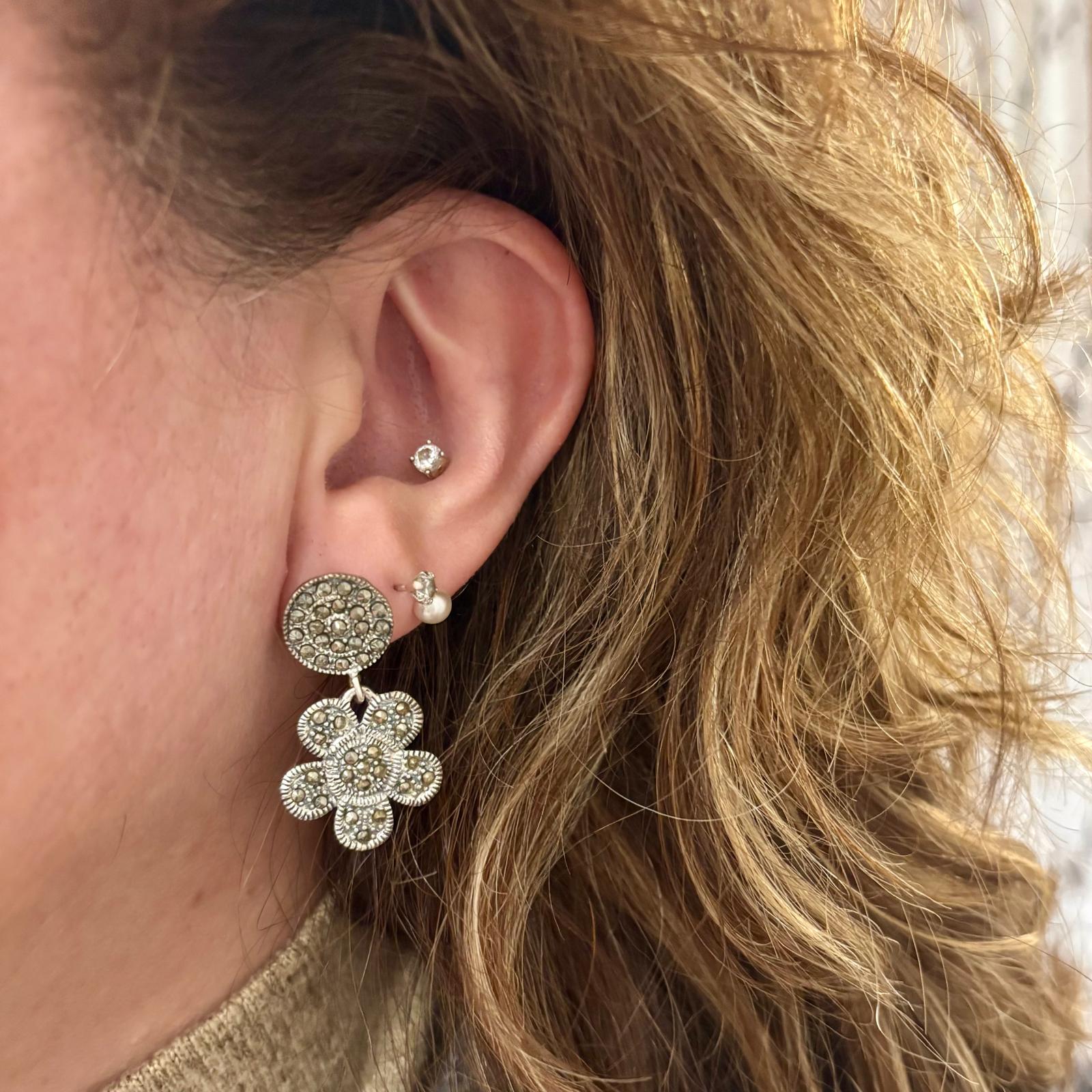 Pendientes largos flor de Plata vieja y piedras Marquesitas 3