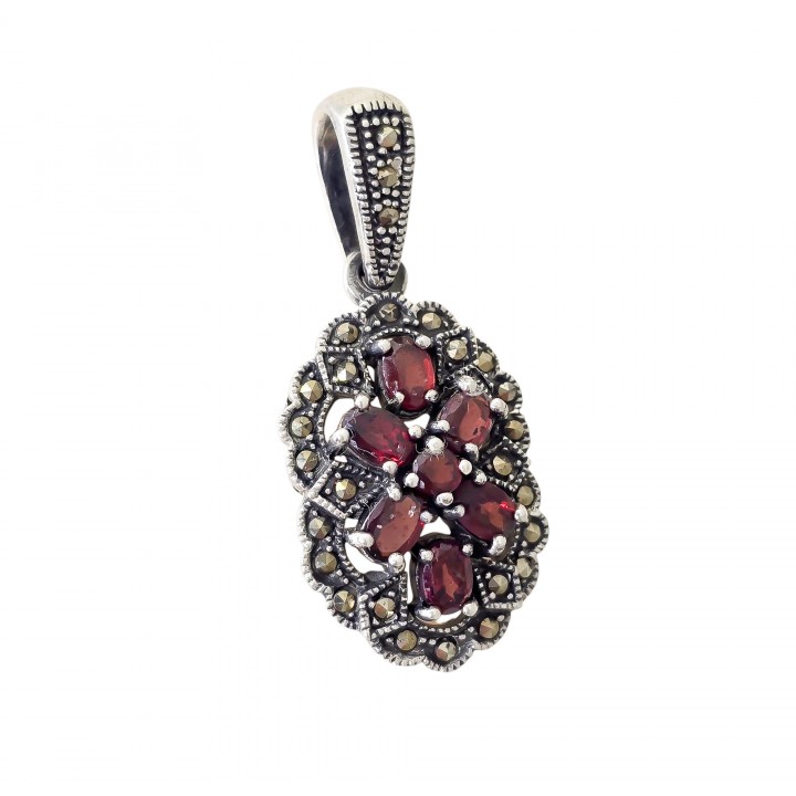 Colgante calado de Plata de ley envejecida con piedras naturales Granates y Marquesitas