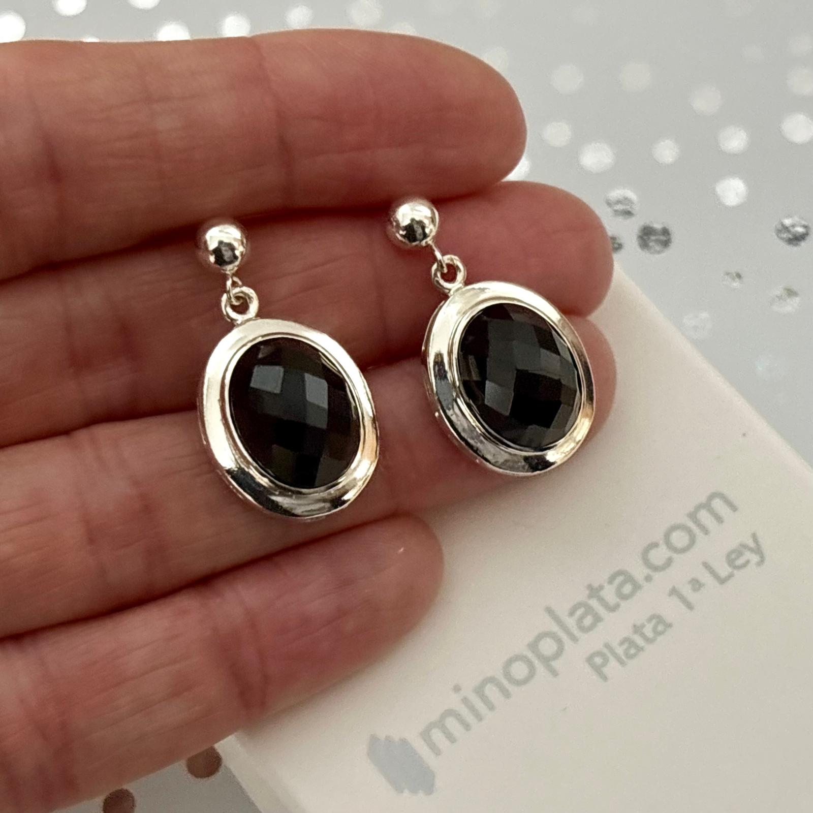 Pendientes largos de Plata de ley con piedra negra Ónix facetado