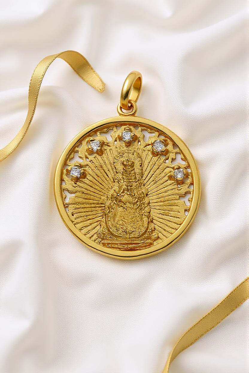 Medalla Virgen del Rocío 25mm de Plata de ley bañada en Oro con Circonitas 3