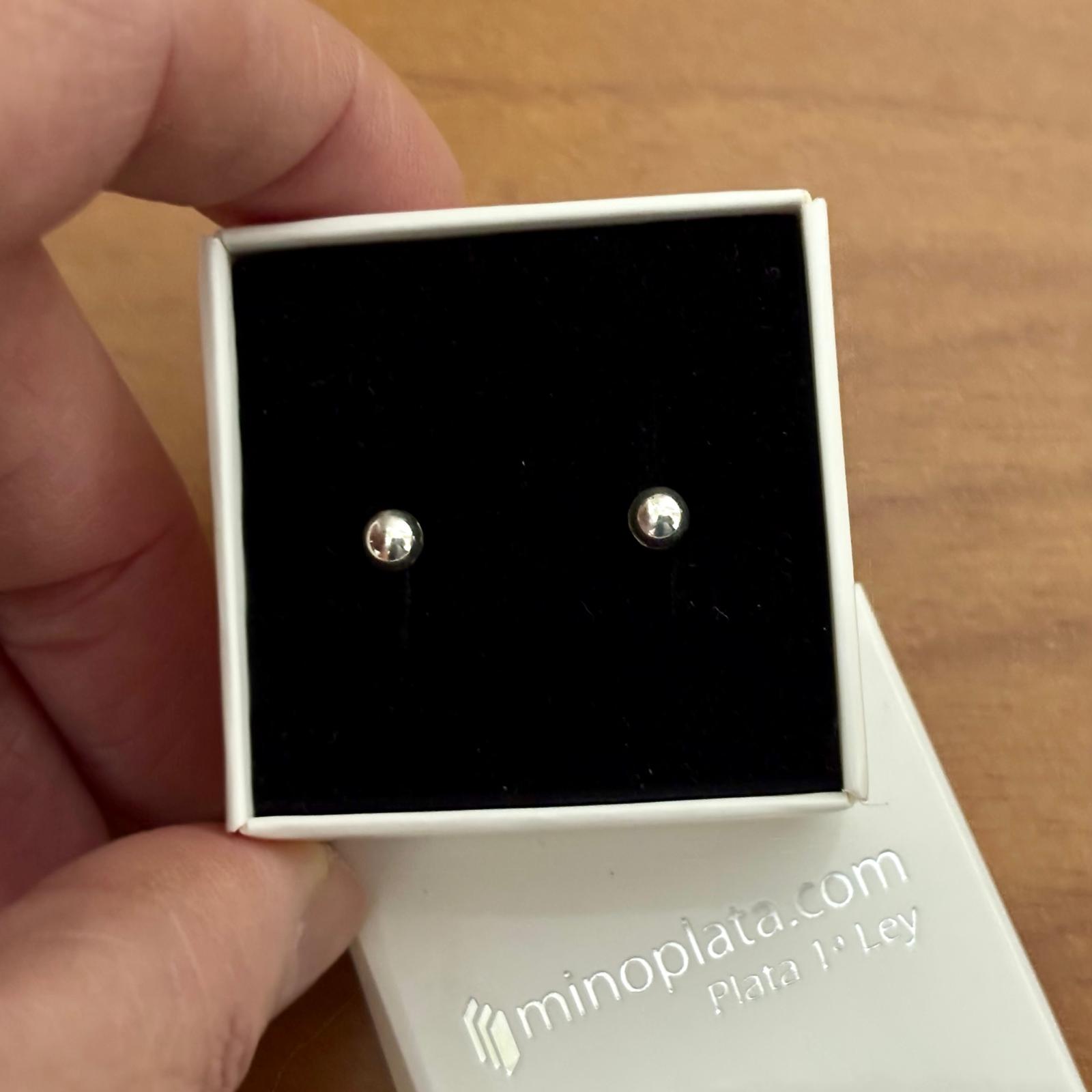 Pendientes media bola 4mm de Plata de ley 925