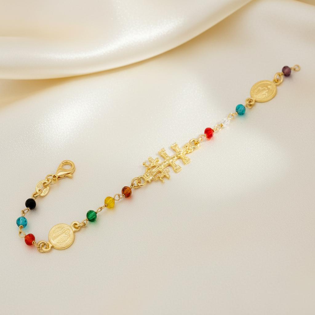 Pulsera tres amuletos Cruz de Caravaca, Medalla San Benito y Medalla Milagrosa de Plata de ley chapada en Oro con bolitas color 3