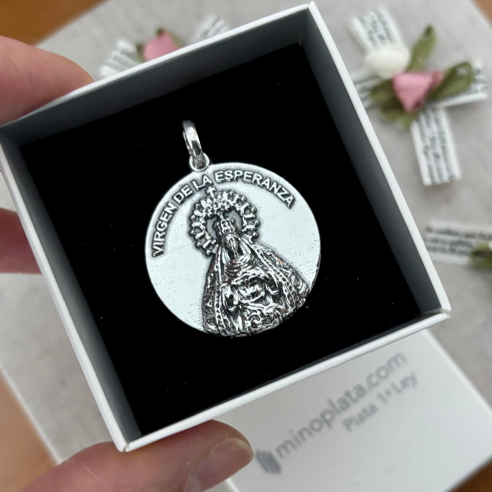 Medalla Virgen de la Esperanza de Plata de ley 925 30mm 4
