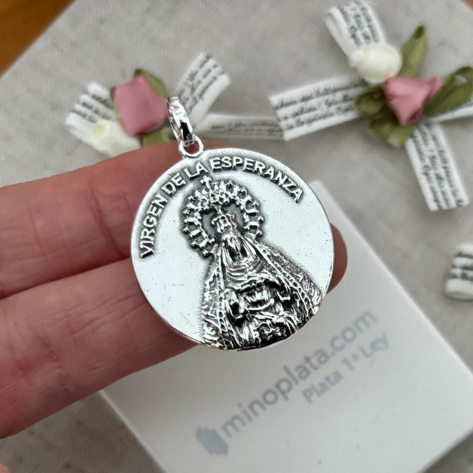 Medalla Virgen de la Esperanza de Plata de ley 925 30mm