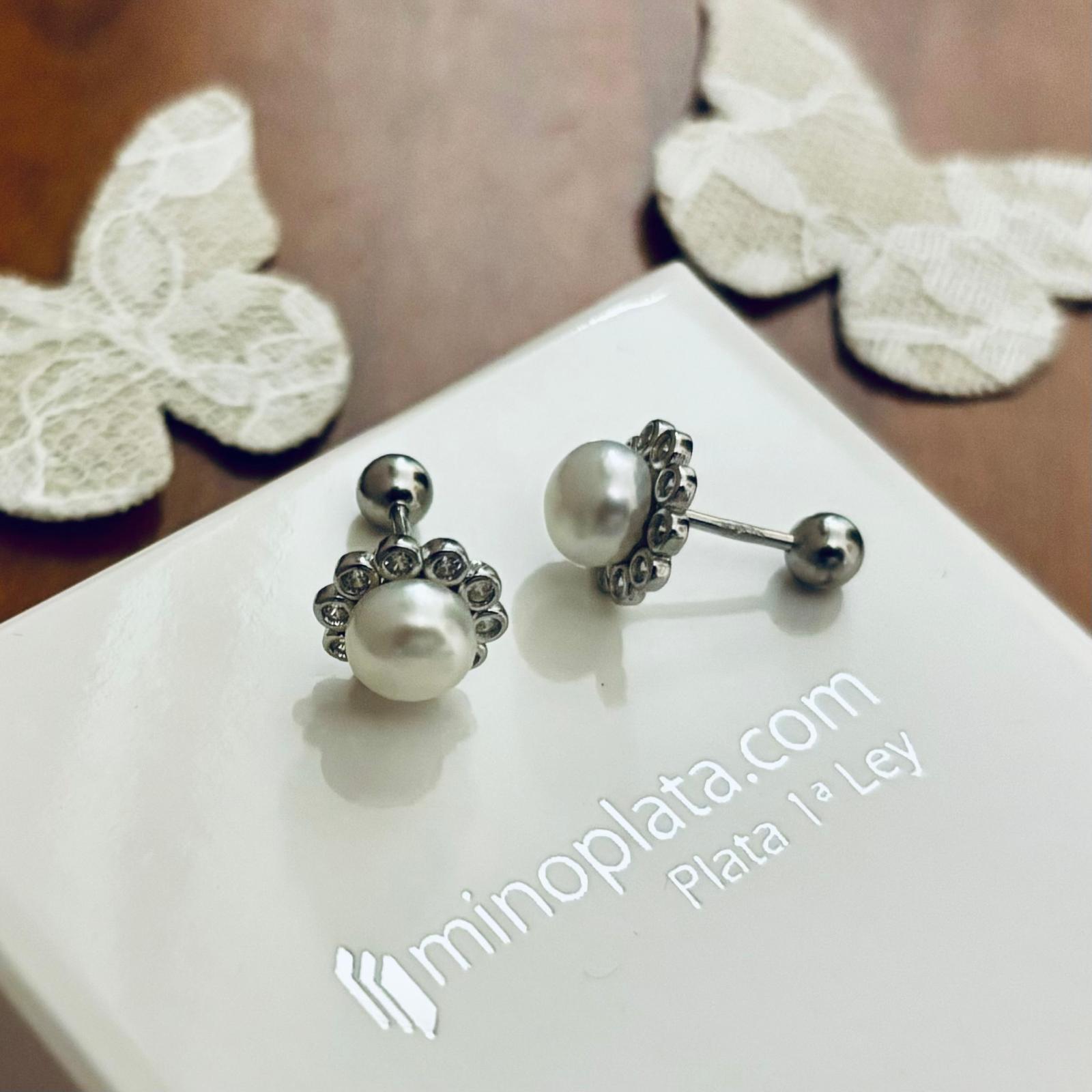 Pendientes flor de Plata rodiada con Perlas Cultivadas y Circonitas cierre rosca 4