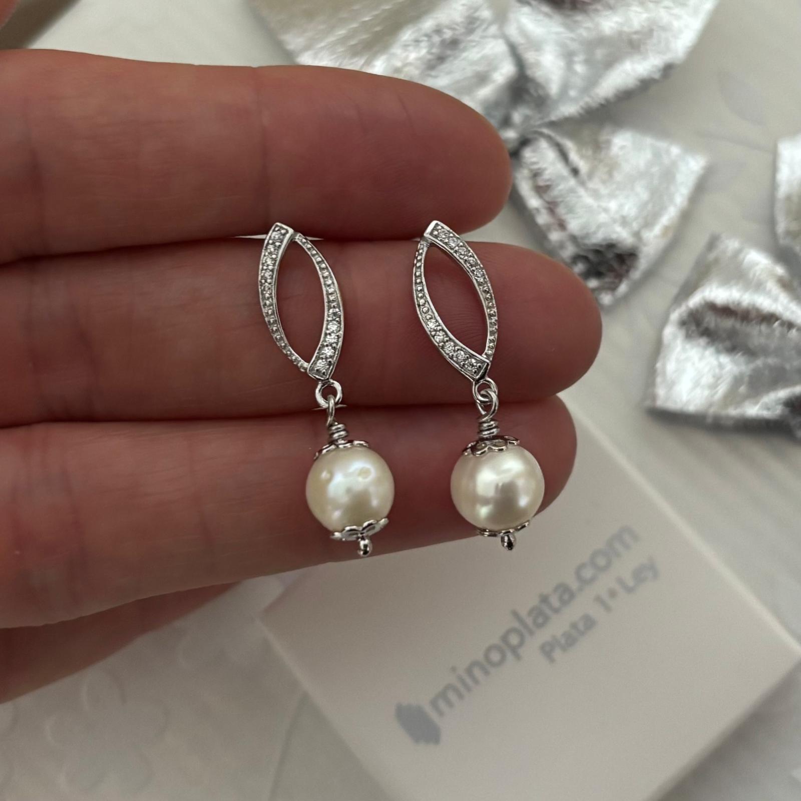 Pendientes de novia de Plata bañada en rodio con Circonitas y Perlas cultivadas colgantes