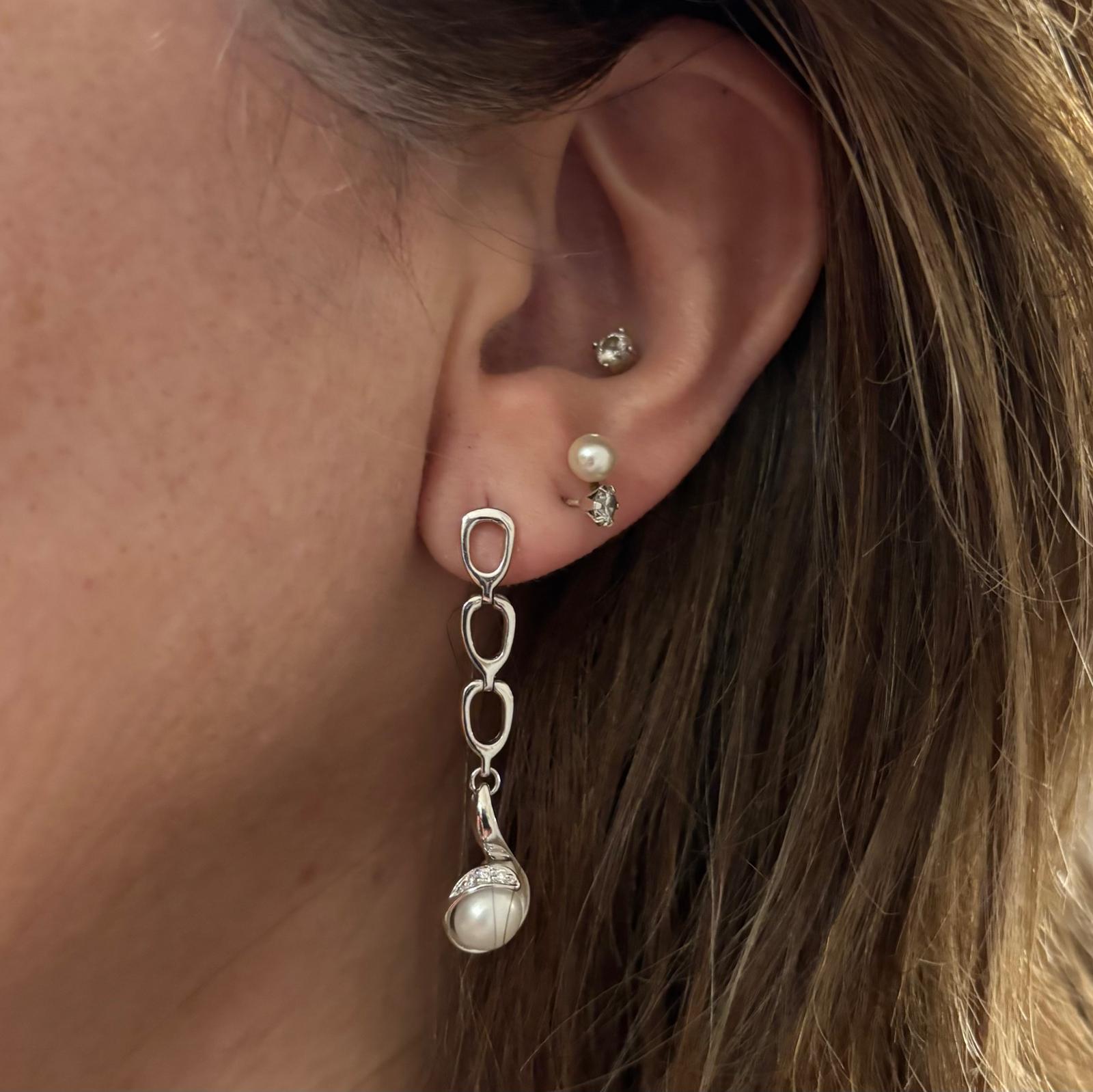 Pendientes largos para novia en Plata rodiada con Perlas cultivadas y Circonitas 4