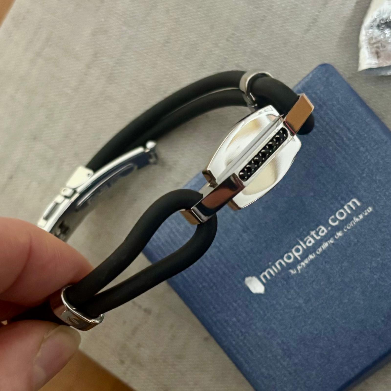 Pulsera de caucho negro con motivo de Acero y Circonitas negras 4