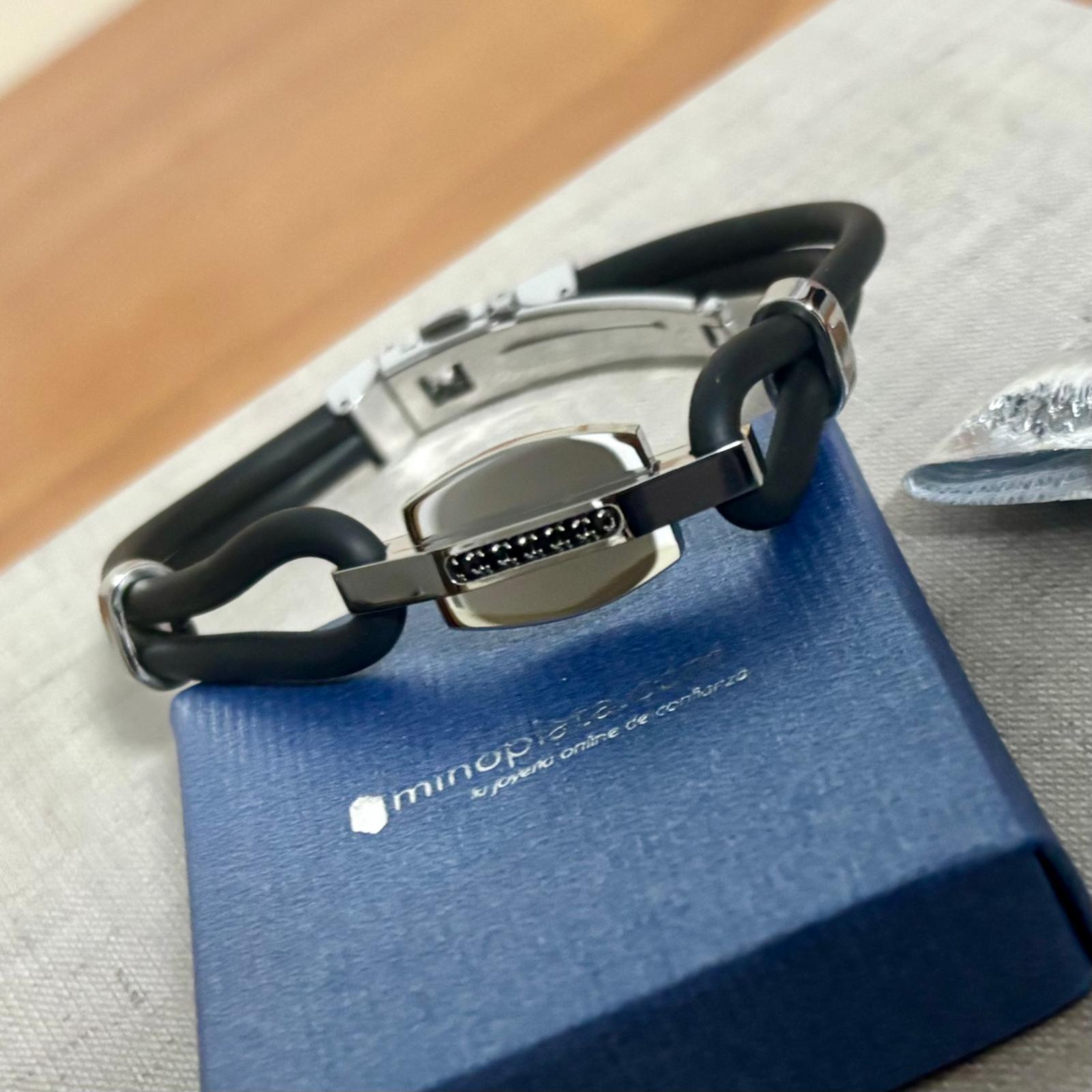 Pulsera de caucho negro con motivo de Acero y Circonitas negras 3