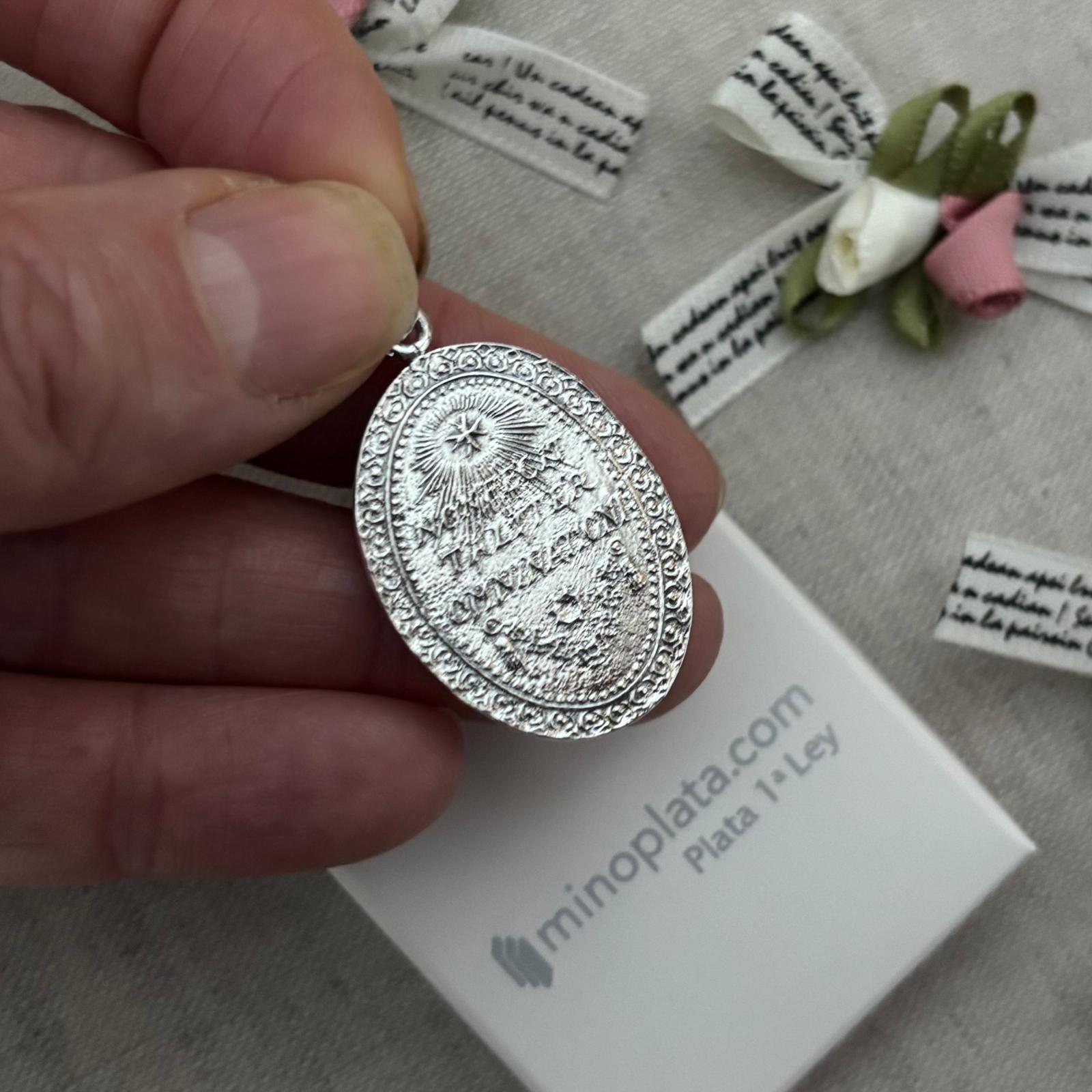 Medalla Virgen de Guadalupe de Plata de ley envejecida 3