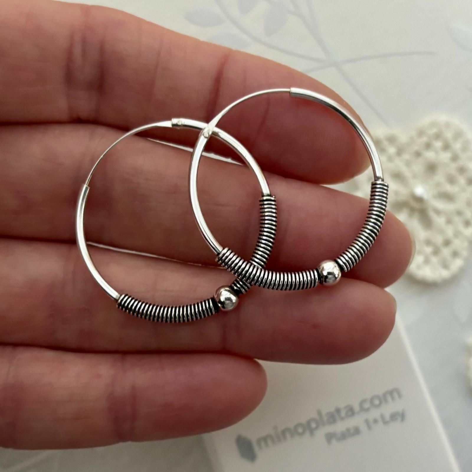 Aros bali 30mm de Plata de ley envejecida bolita