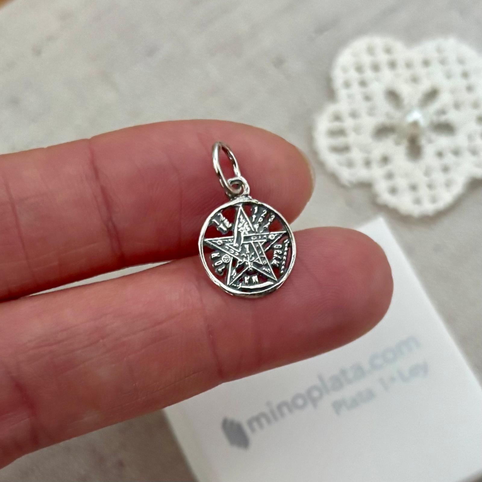 Colgante Tetragramatón amuleto 11mm de Plata de ley 925 envejecida