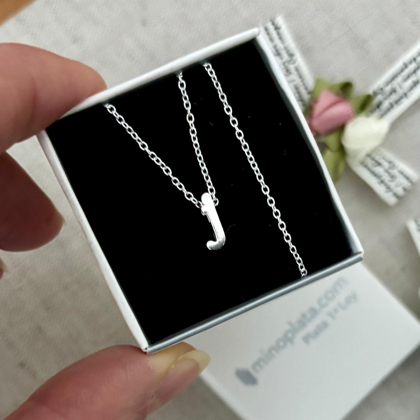 Gargantilla letra mini de Plata de ley 4