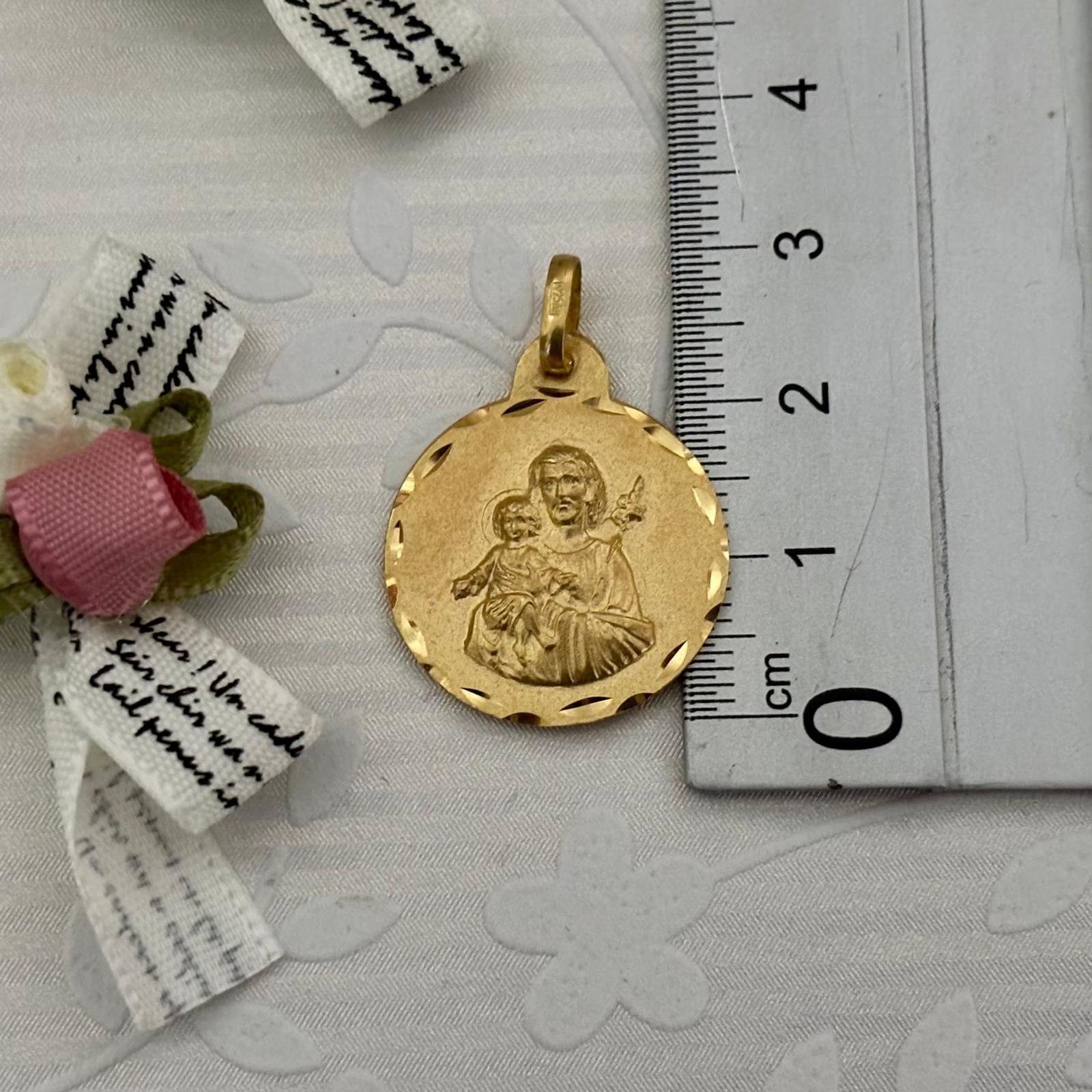 Medalla de San José 21mm de Plata de ley chapada dorada