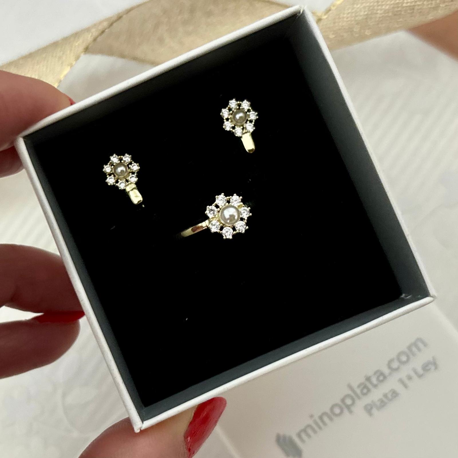 Conjunto Pendientes y Sortija flor de Plata dorada con Circonitas y Perlas cultivadas 6