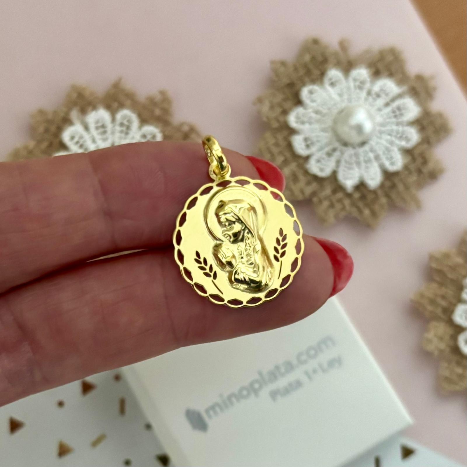 Medalla Virgen Niña espigas de Plata de ley chapada en Oro 20mm