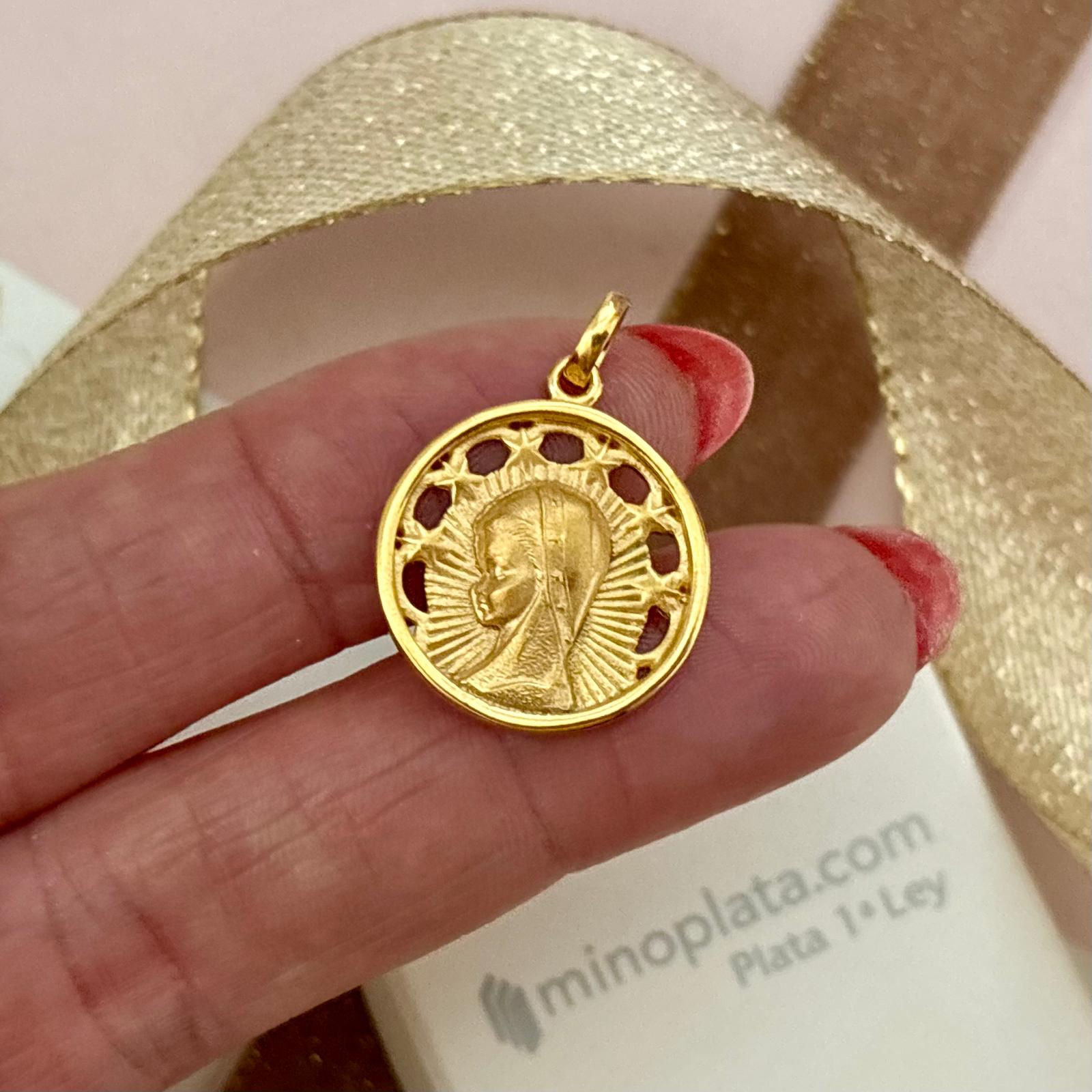 Medalla calada de Plata de ley chapada en Oro Virgen Niña 20mm Primera Comunión