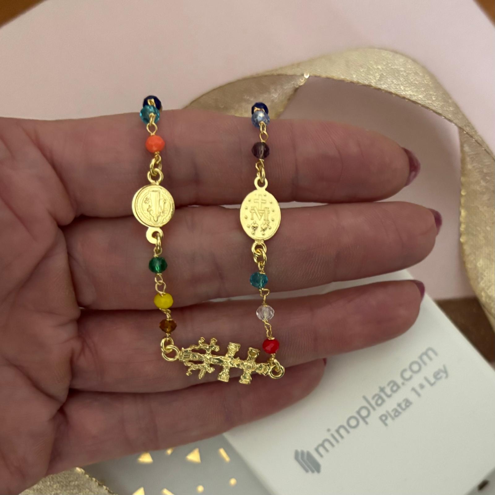 Pulsera tres amuletos Cruz de Caravaca, Medalla San Benito y Medalla Milagrosa de Plata de ley chapada en Oro con bolitas color 4