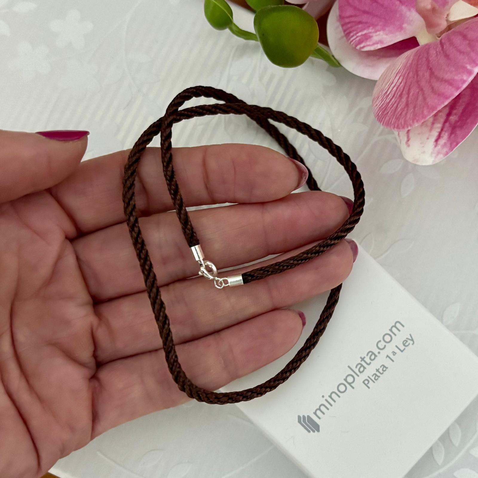 Collar de Seda reliada marrón oscuro 2,5mm y cierre de Plata de ley 925 45cm
