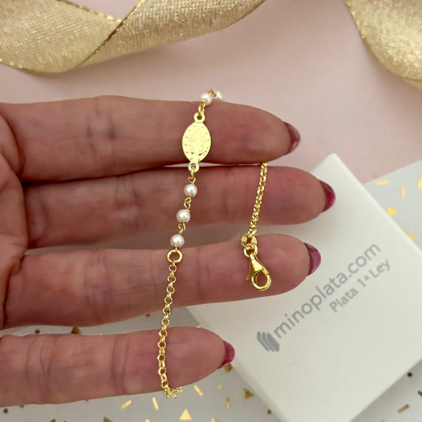 Pulsera niña con la Virgen Milagrosa de Plata chapada en Oro con Perlitas cultivadas Primera Comunión 3