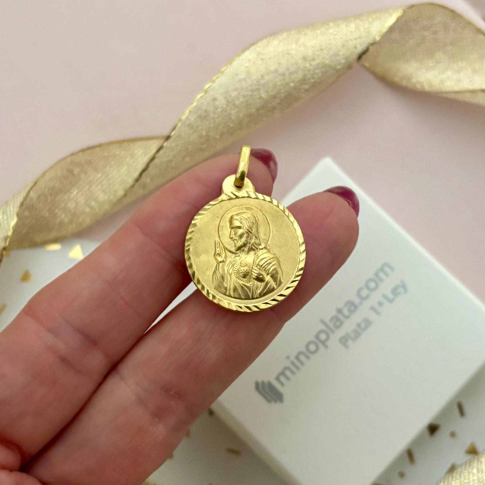 Medalla Escapulario borde tallado Virgen del Carmen y Sagrado Corazón de Jesús de Plata de ley chapada en Oro 22mm 4